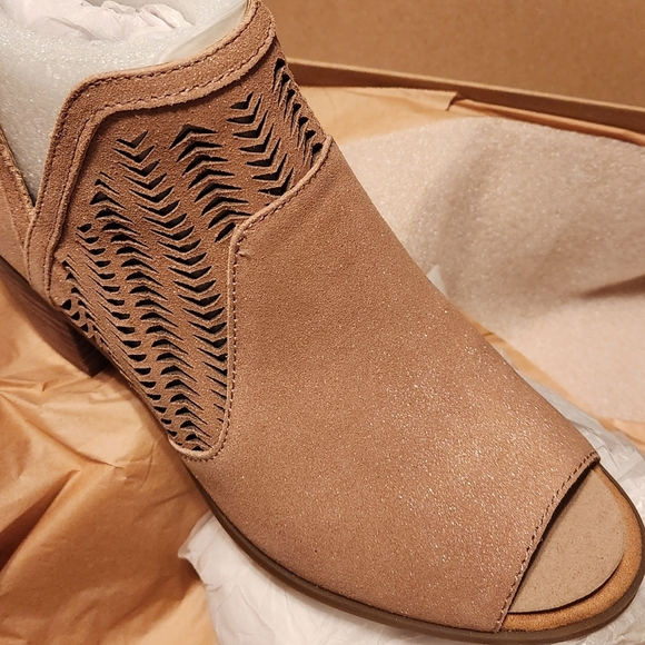 Lucky Brand Shoes - LK-Bahrie Distressed Metallic Suede Boots NIB